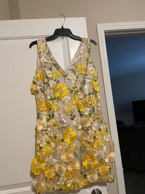 Victoria’s Secret Floral Embroidered V-Neck Dress Daisies in Yellow & Cream